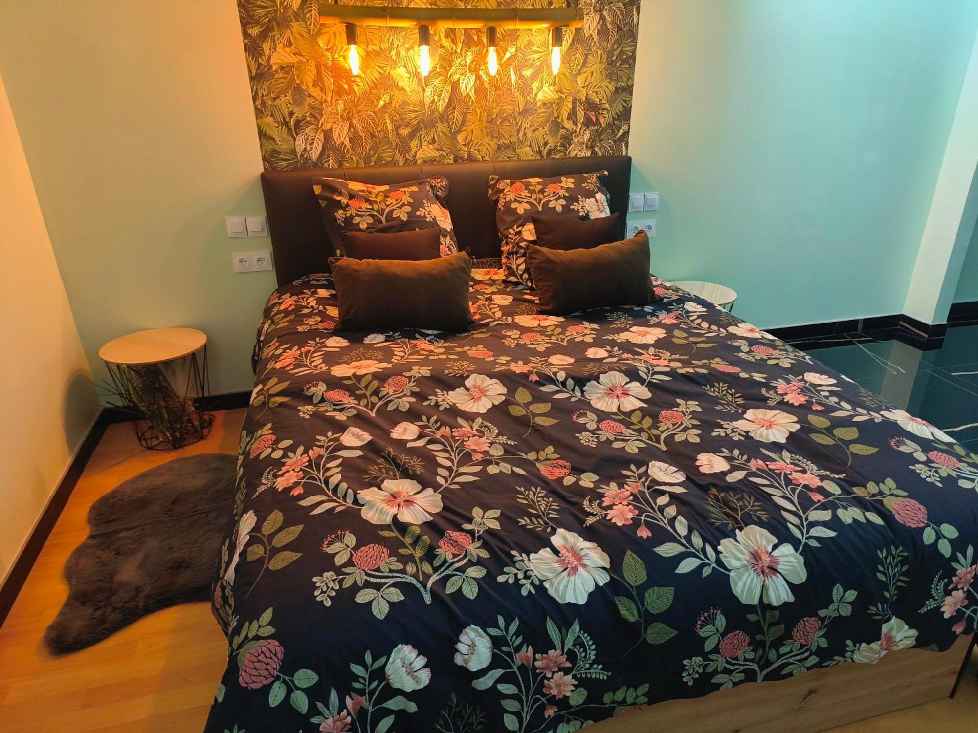 Vegetal Jungle Bed & Breakfast Blaye-Les-Mines Exterior photo